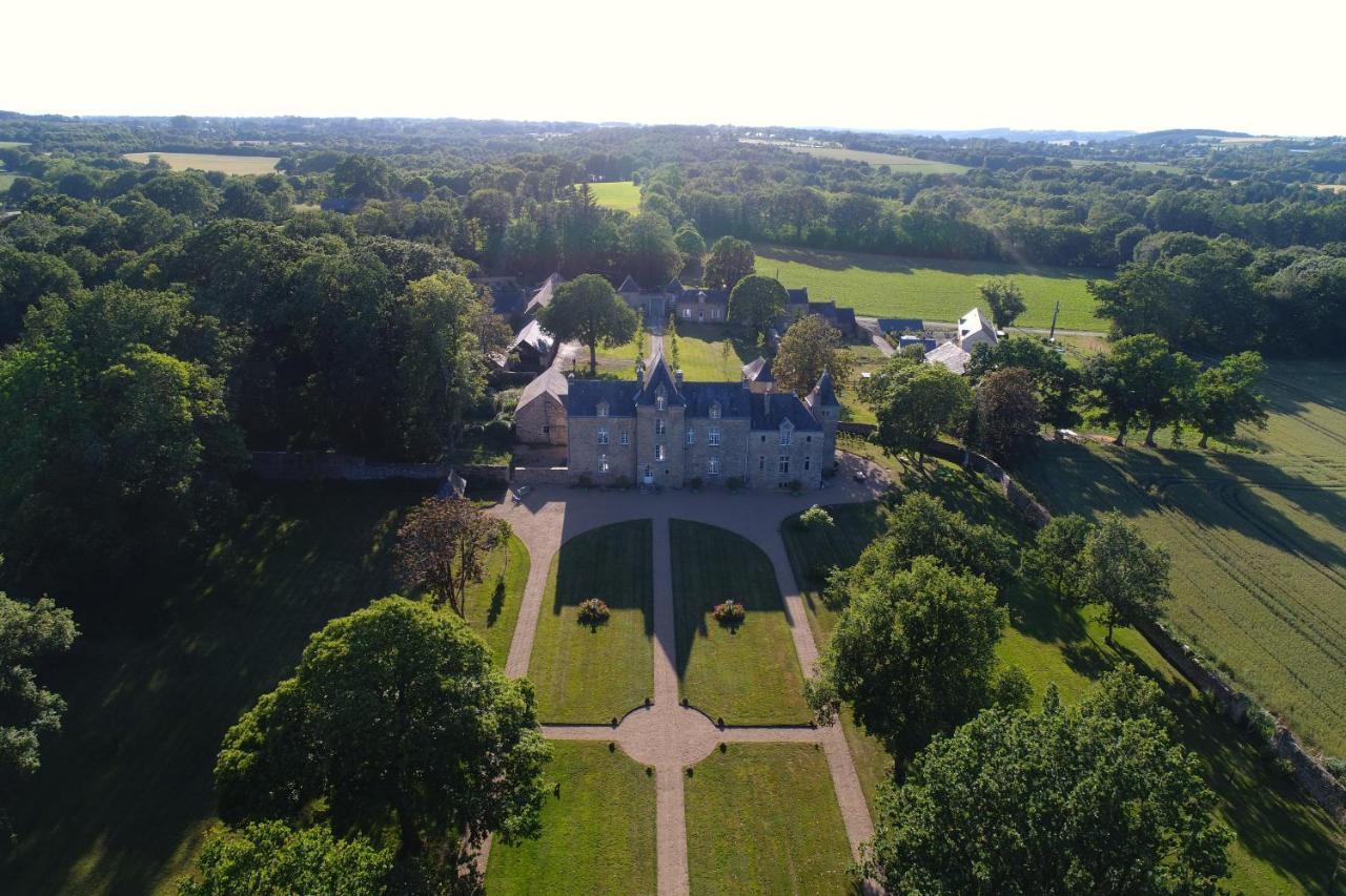 Château de Cadouzan Saint-Dolay Exterior foto